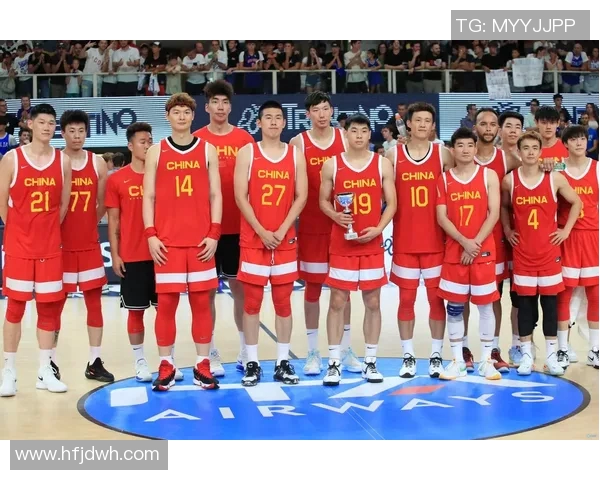 中国男篮与意大利队激烈冲突引发热议赛场风波再掀波澜